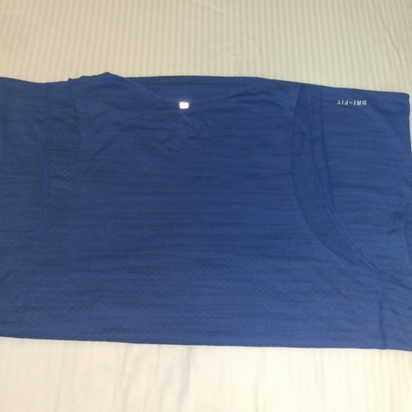 Nike DriFit tank top - Picture 3 of 3